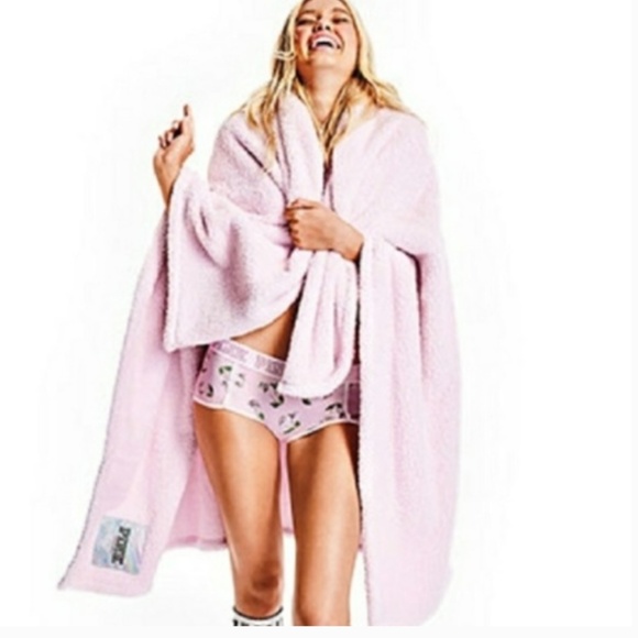 VS PINK Blanket throw stadium 50" x 60" - Picture 2 of 5